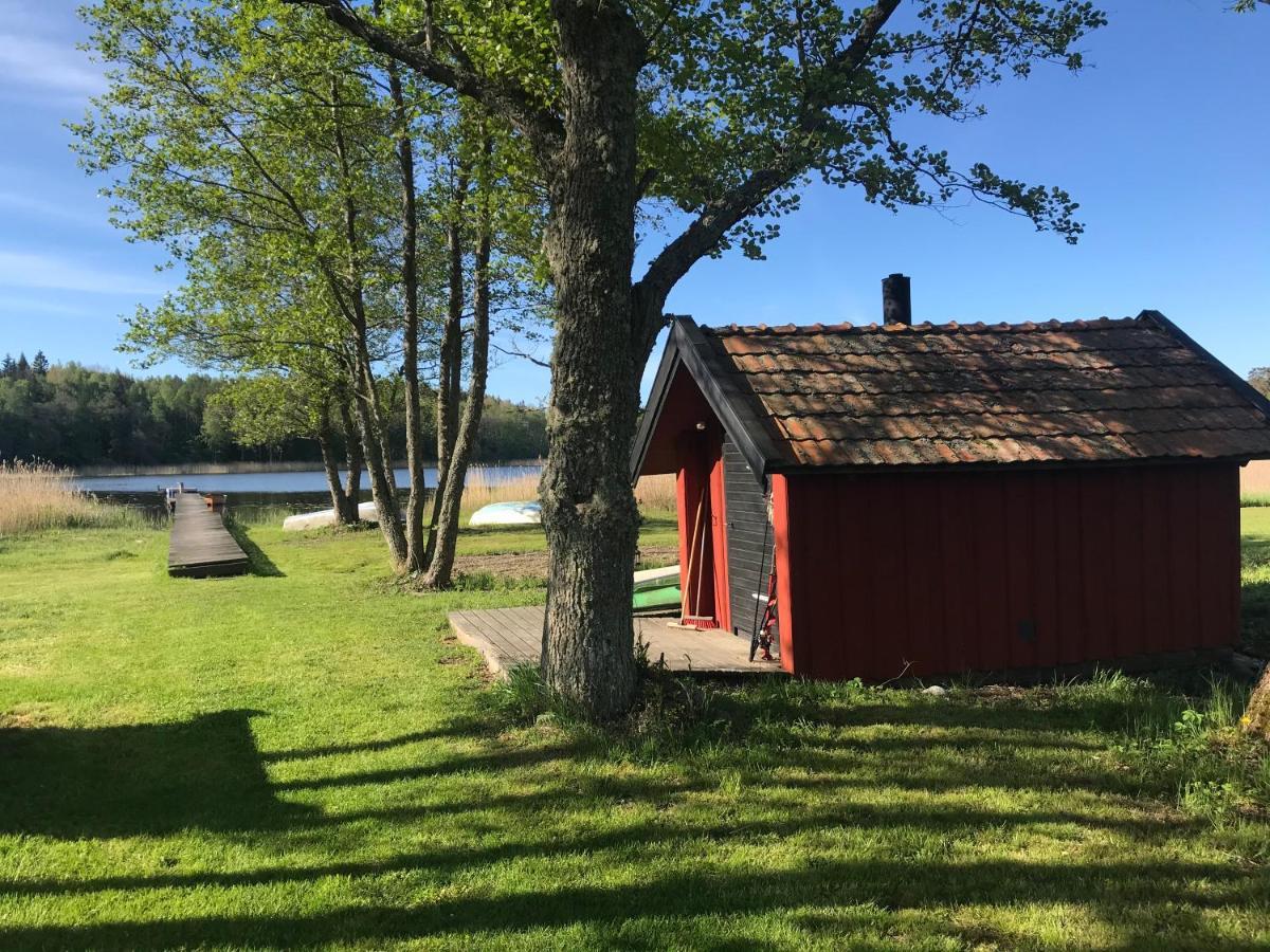 Nice Holiday House At Horse Farm With Lake And Sauna Holo  Экстерьер фото